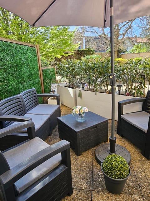 Appart proches saint Lazare la défense Apartment in Île-de-France