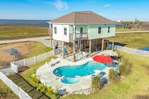 Sunchaser House in Hitchcock