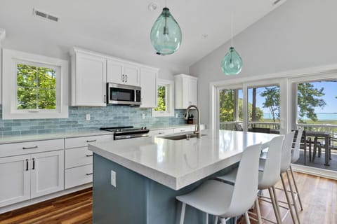 Assateague Holiday House 4BR luxury home with Assateague views and only 5 min drive to the island! House in Assateague Island