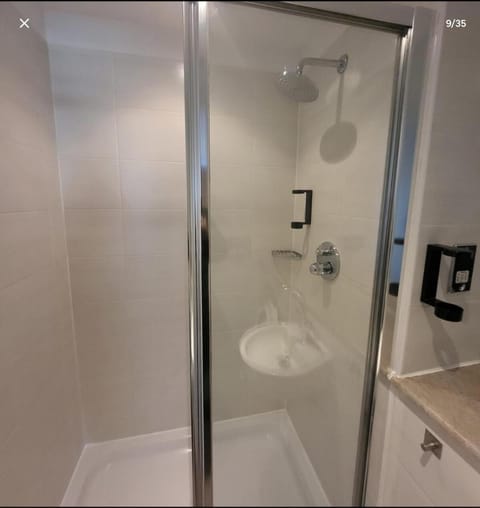 Enjoyable 2 bedroom apartment Apartment in Salford