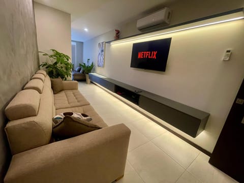 Communal lounge/ TV room, TV and multimedia, Living room, air conditioner
