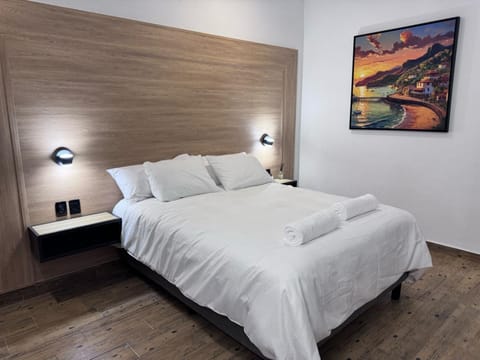Bed, Photo of the whole room, Decorative detail, Bedroom