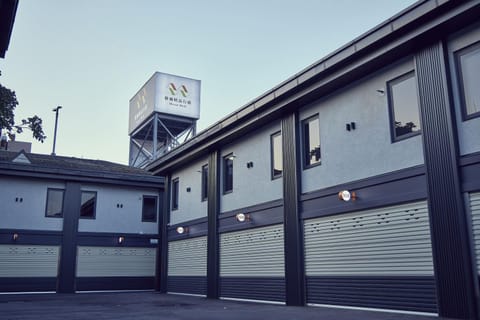 Property building, Day