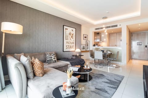 TV and multimedia, Kitchen or kitchenette, Living room, Seating area, Dining area, air conditioner