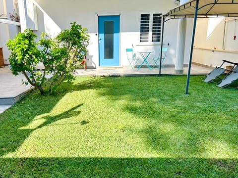 Sea Breeze Garden House House in Civitavecchia
