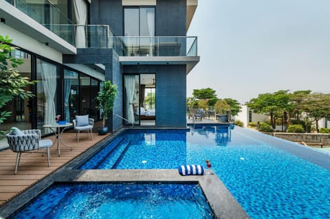 Pool view, Swimming pool, Swimming pool