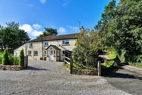 Property building, Patio, Garden, Garden view