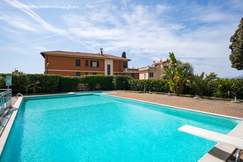 Pool and Relax at Casa Ilenia Apartment in Bordighera