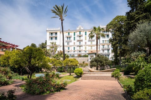 Pool and Relax at Casa Ilenia Apartment in Bordighera