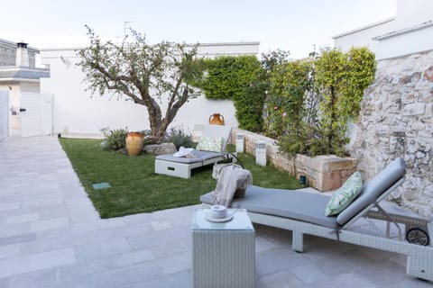 Patio, Garden, Spa and wellness centre/facilities, Garden view, sunbed