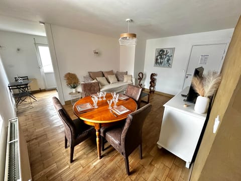 TV and multimedia, Living room, Dining area