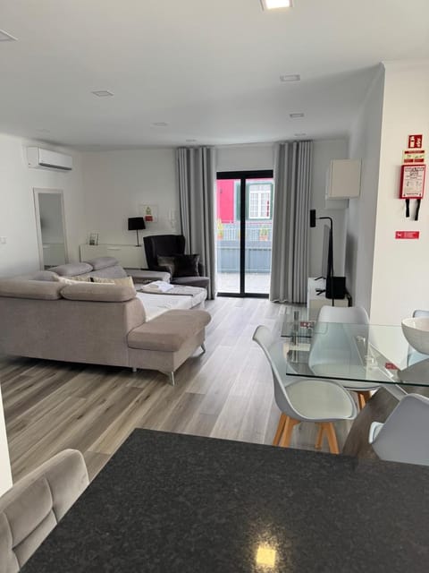 Communal lounge/ TV room, TV and multimedia, Living room
