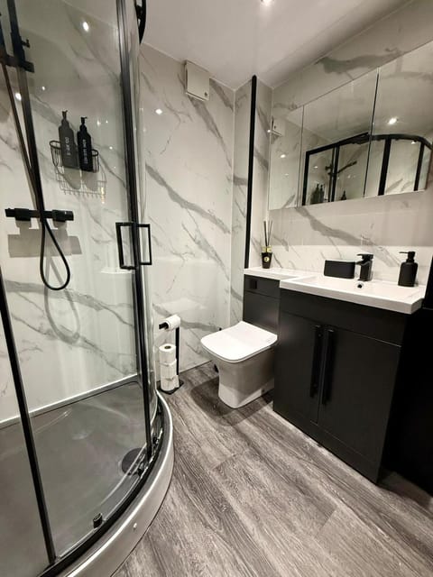 2 Bedroom Apartment near Glasgow City Centre, Celtic Park and Emirates Arena Apartment in Glasgow