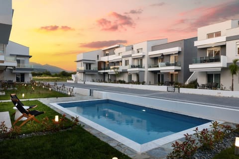Property building, Swimming pool