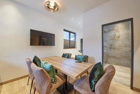 TV and multimedia, Dining area