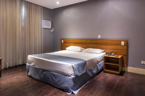 Bed, Photo of the whole room, Bedroom, air conditioner