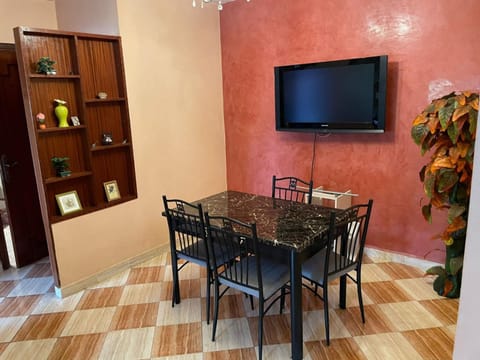 Communal lounge/ TV room, TV and multimedia, Dining area, Evening entertainment
