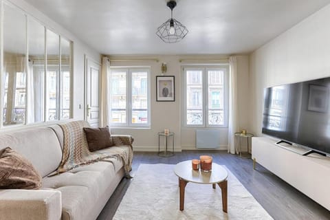 Communal lounge/ TV room, TV and multimedia, Living room, Seating area