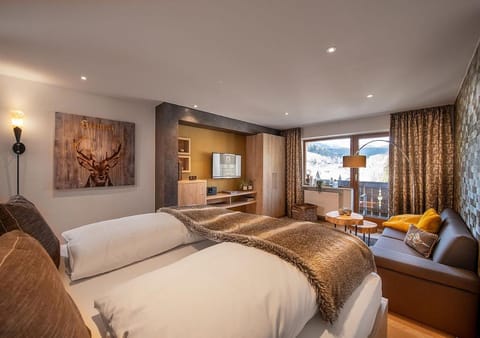 Balcony/Terrace, Photo of the whole room, Seating area, Bedroom