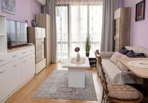 Kitchen or kitchenette, Bedroom