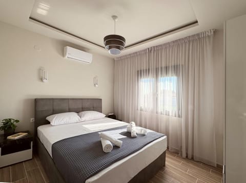 Bed, Bedroom, air conditioner