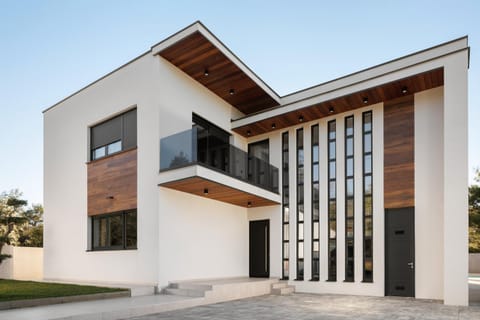 Property building, Day