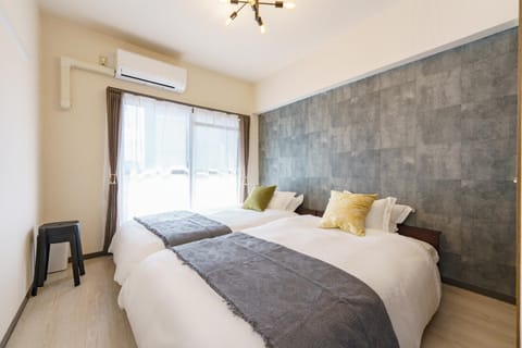 Bed, Photo of the whole room, Bedroom, air conditioner
