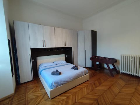 Bed, Billiard, Photo of the whole room, Bedroom, towels