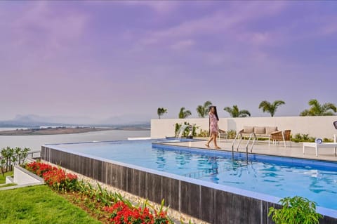 Day, Natural landscape, Pool view, Swimming pool, sunbed