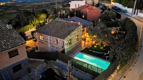 Property building, Bird's eye view, Pool view, Swimming pool