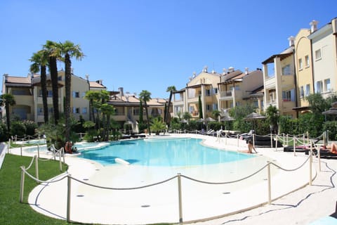 Garden, Beach, Swimming pool