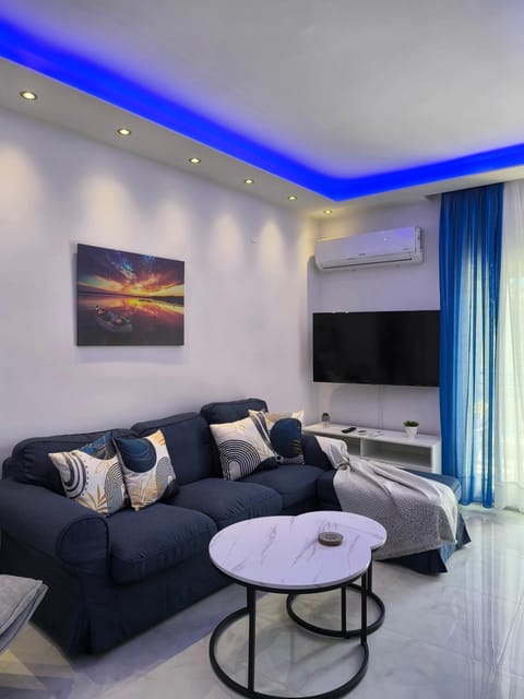 TV and multimedia, Living room, Seating area, air conditioner
