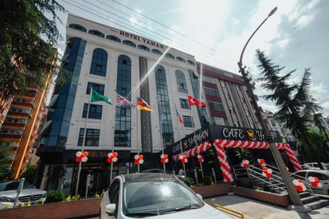 Property building, Day, Neighbourhood, Street view, Location, Parking