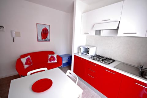 Kitchen or kitchenette, Living room