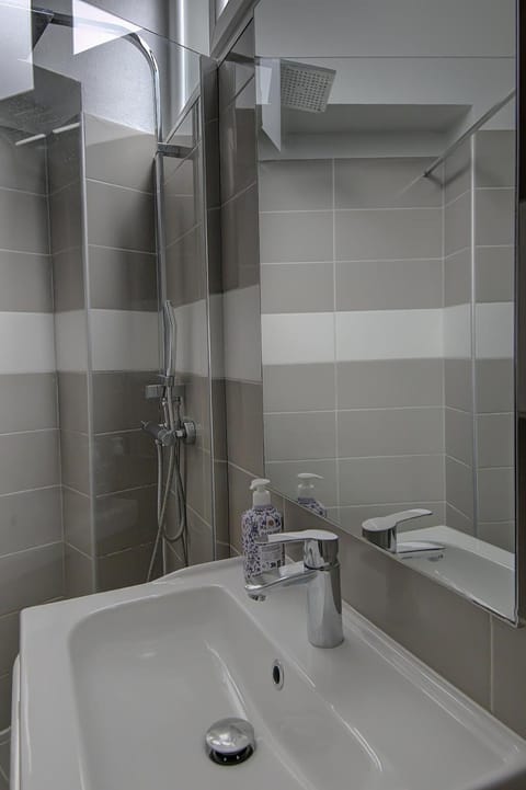 Saint Genevieve Chic Apartment in Villeurbanne