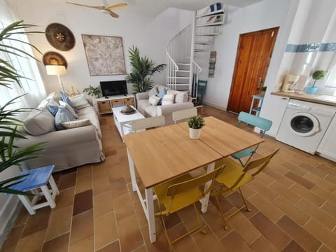 Kitchen or kitchenette, Living room, Dining area