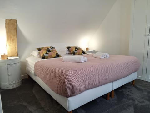 Bed, Seating area, Bedroom, cot, internet, storage, towels, wardrobe