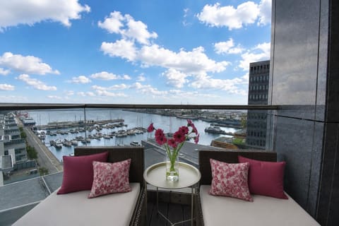 View (from property/room), Balcony/Terrace, Balcony/Terrace, Seating area, Sea view