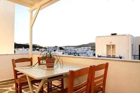 Day, Natural landscape, View (from property/room), Balcony/Terrace, Seating area, Dining area, Mountain view