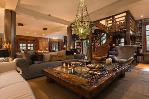 Living room, Seating area