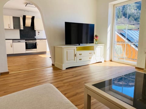 Communal lounge/ TV room, Kitchen or kitchenette