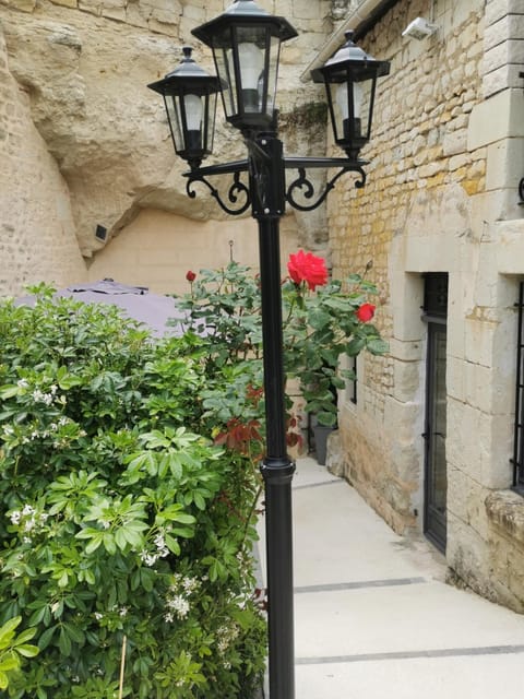 Maison Troglodyte House in Les Trois-Moutiers