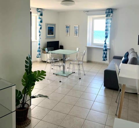 Piran, charming apartment facing sea ! Apartment in Piran