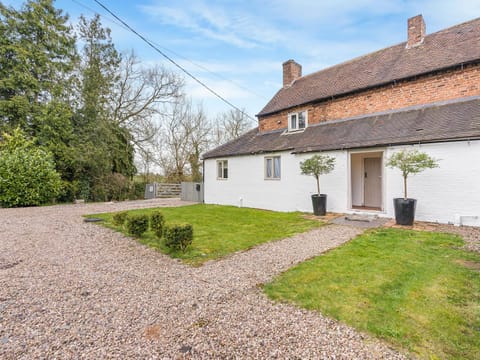 Property building, Facade/entrance, Garden view