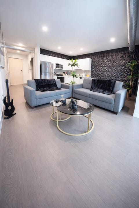 The Green Onyx Escape Apartment in Des Moines