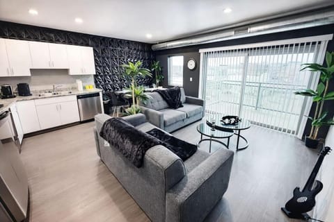 The Green Onyx Escape Apartment in Des Moines