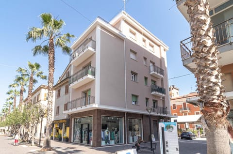 Property building, Day, Neighbourhood, City view