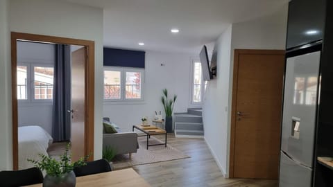 TV and multimedia, Kitchen or kitchenette, Living room, Seating area