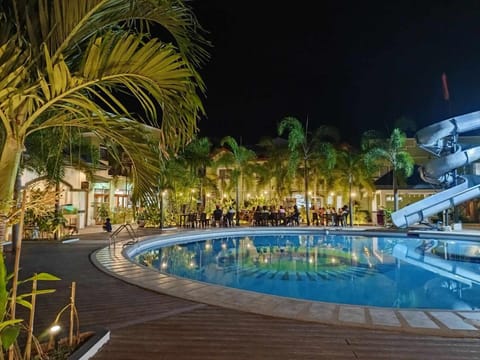 Swimming pool