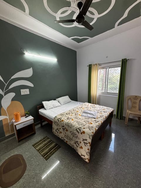 Bed, Bathroom, View (from property/room), Photo of the whole room, Bedroom, room service